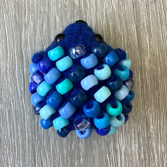 Dark Blue Beaded Crochet Fidget Hedgehog Toy - Picture 5 of 7
